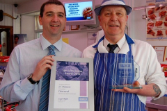 2010_DIAMOND_SPECIALITY_BURGER_AWARD_WINNER_MIKE_DAWSON_0921