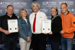 Scottish Craft Butchers Awards, Garfield House, Stepps...21.05.24
Ian MacVicar (centre) of sponsors Scotweigh pictured with from left, Alan Elliot, Jennifer Train, Samantha Smith and Samuel Johnstone from Alan Elliot Butchers with their Silver and Gold Awards in the Home Cured Bacon Product Competition.
Picture by Graeme Hart.
Copyright Perthshire Picture Agency
Tel: 07990 594431